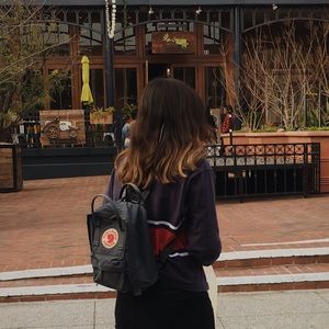 Meet your Posher, Stacy